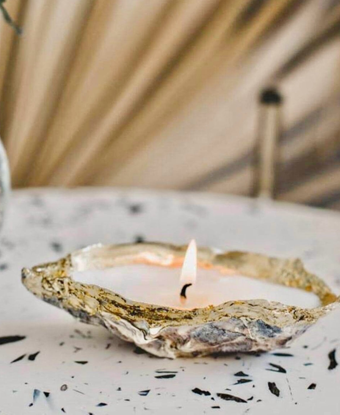 Kaars 'Oester' Creme met Goudvlokjes